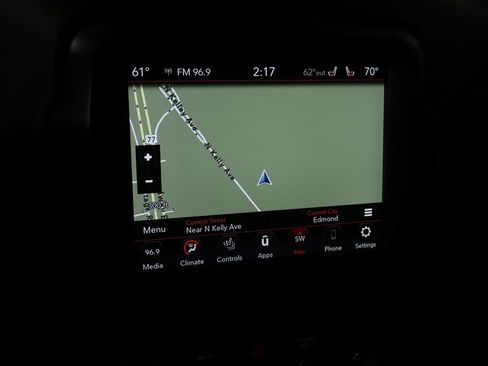 Used 2023 Jeep Renegade Latitude w/ Premium Group image 9