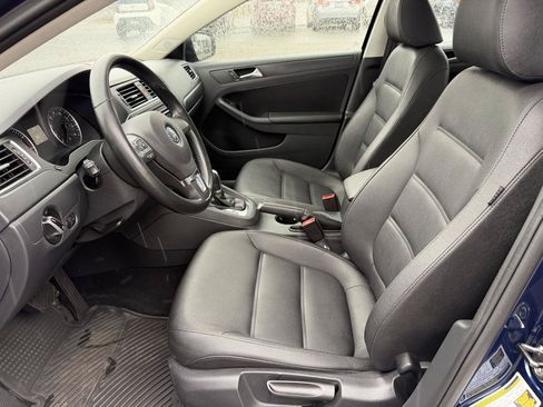 Used 2012 Volkswagen Jetta SE FWD image 11