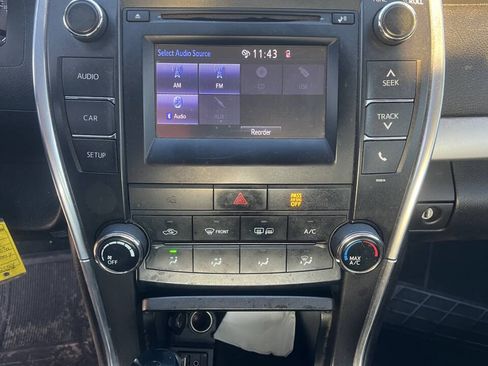 Used 2016 Toyota Camry SE FWD image 17