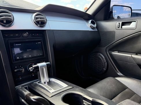 Used 2006 Ford Mustang GT RWD image 30