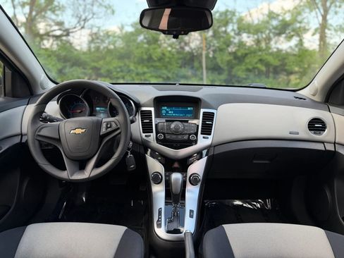 Used 2015 Chevrolet Cruze LS image 22