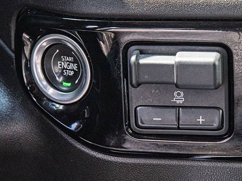 Used 2023 Chevrolet Silverado 1500 LTZ image 21