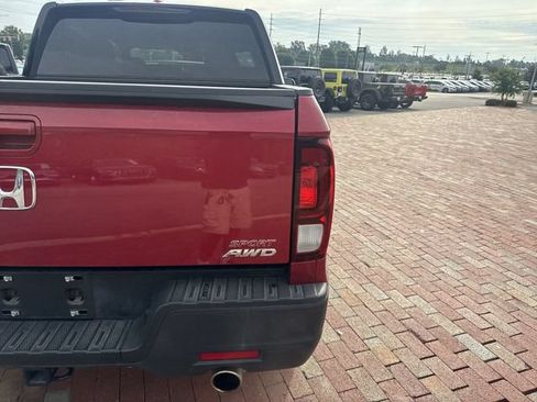 Used 2023 Honda Ridgeline Sport image 11