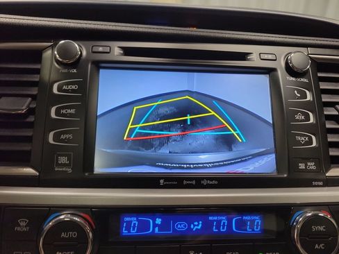 Used 2016 Toyota Highlander Limited w/ Driver Technology Package FWD image 21