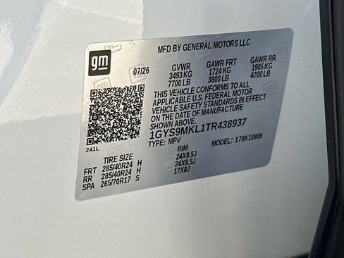 New 2026 Cadillac Escalade ESV Platinum Luxury w/ LPO, Floor Liner Package AWD/4WD image 18