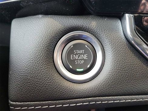 New 2024 Chevrolet Colorado LT w/ LT Convenience Package III image 17