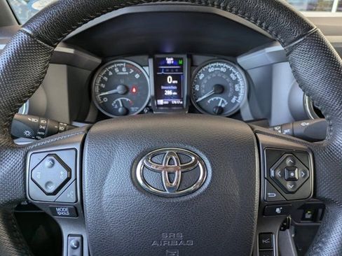 Used 2022 Toyota Tacoma TRD Sport image 24