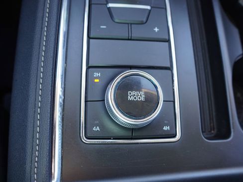 Certified 2024 Ford Expedition XLT image 33