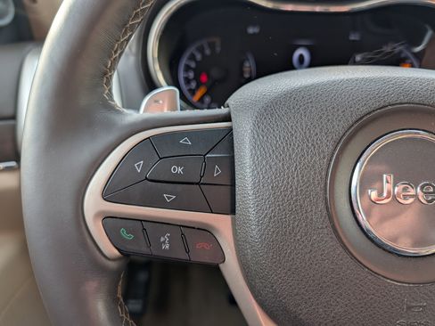 Used 2014 Jeep Grand Cherokee Overland w/ Trailer Tow Group IV image 22