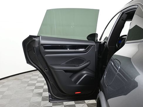 Used 2026 Porsche Macan 4 Electric AWD/4WD image 35
