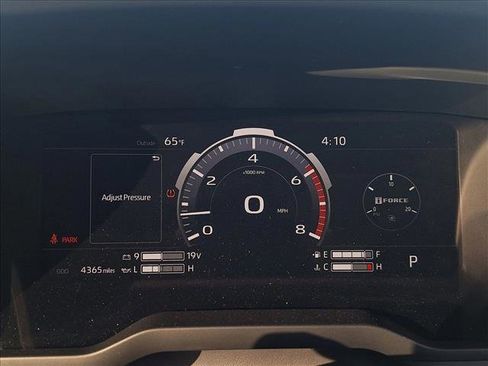 Used 2025 Toyota Tundra Limited image 12