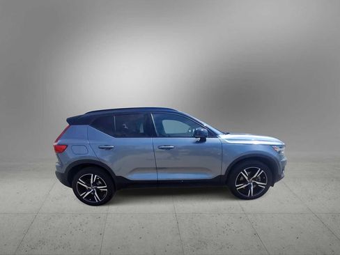 Used 2019 Volvo XC40 T5 R-Design AWD/4WD image 9