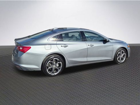 Used 2024 Chevrolet Malibu LT image 4