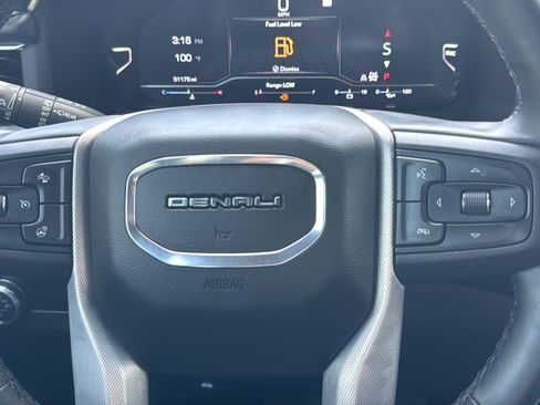 Used 2023 GMC Yukon Denali AWD/4WD image 18
