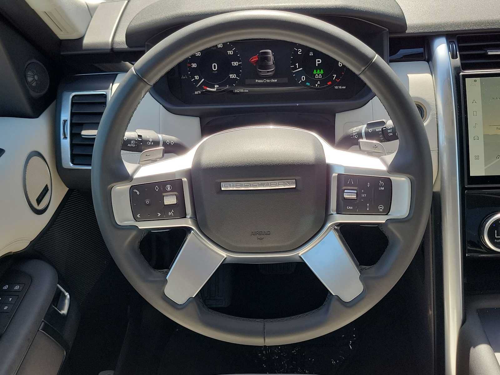 Used 2025 Land Rover Discovery S AWD/4WD image 19