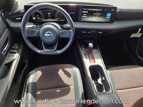 Used 2025 Nissan Kicks SR AWD/4WD image 13