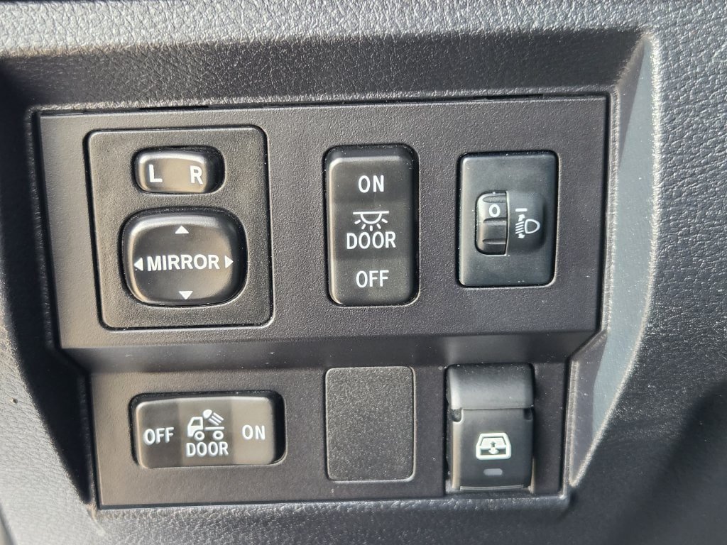Used 2017 Toyota Tundra SR5 w/ SR5 Upgrade Package RWD image 23
