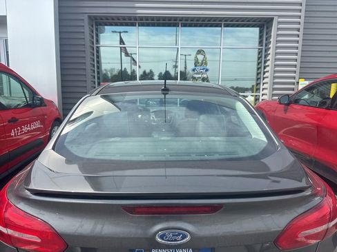 Used 2016 Ford Focus Titanium image 7