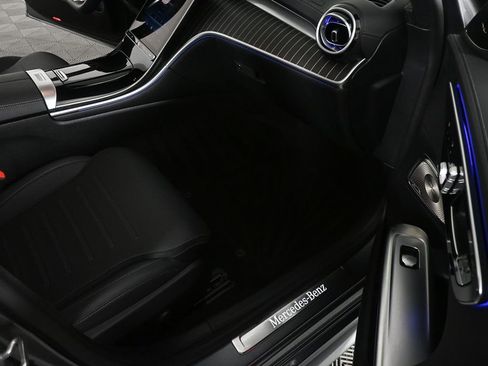 Used 2025 Mercedes-Benz C 300 Sedan image 21