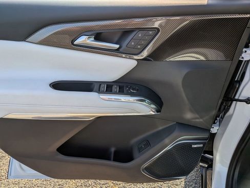 New 2026 Chevrolet Traverse High Country image 12