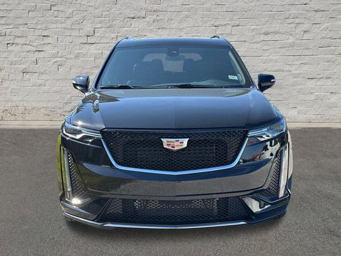 Used 2025 Cadillac XT6 Sport image 7