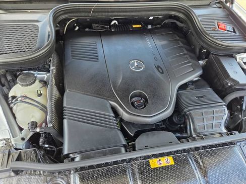 Used 2025 Mercedes-Benz GLS 450 4MATIC image 25