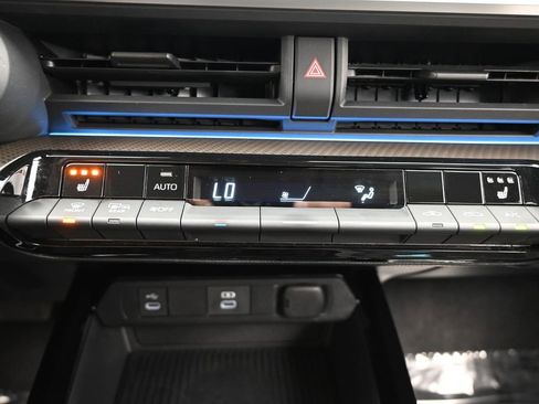 Used 2023 Toyota Prius Limited image 24