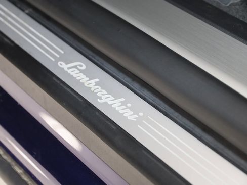 Used 2021 Lamborghini Urus image 47