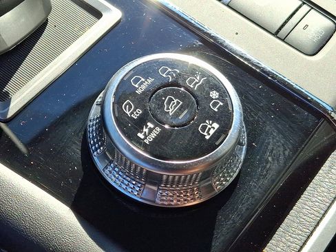 Used 2024 Mitsubishi Outlander SE image 27