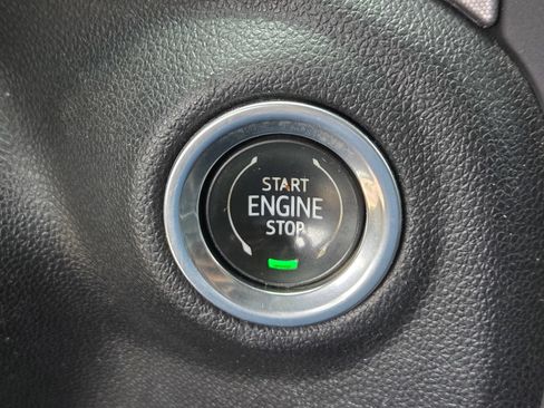 Used 2020 GMC Sierra 1500 SLT RWD image 23
