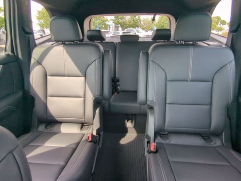 Used 2025 GMC Acadia Elevation w/ Elevation Premium Package FWD image 21