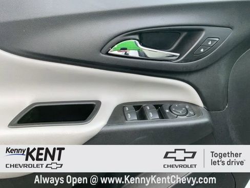 Used 2021 Chevrolet Equinox LS w/ LS Convenience Package image 22