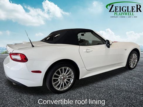 Used 2020 FIAT 124 Spider Classica w/ Technology Group RWD image 6