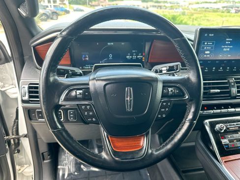 Used 2023 Lincoln Navigator Reserve AWD/4WD image 13