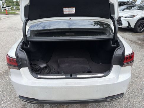 Used 2023 Lexus LS 500 w/ Accessory Package (Z2) RWD image 12