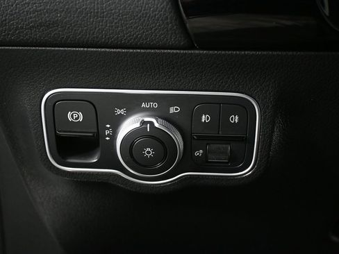 Certified 2025 Mercedes-Benz GLA 250 image 9