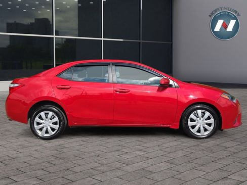 Used 2015 Toyota Corolla LE FWD image 6