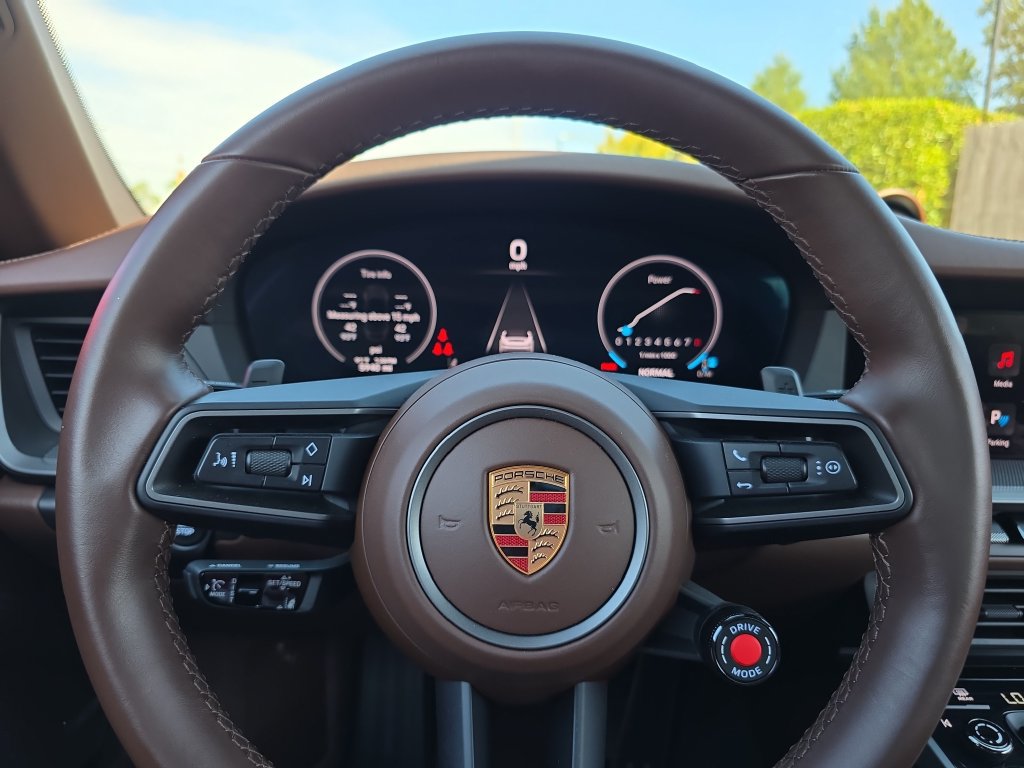 Used 2025 Porsche 911 Carrera RWD image 21