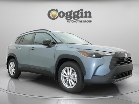 New 2026 Toyota Corolla Cross LE w/ Moonroof Package FWD image 28
