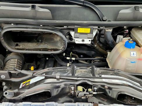 Used 2025 RAM ProMaster 2500 w/ U-Haul Equipment Group FWD image 28