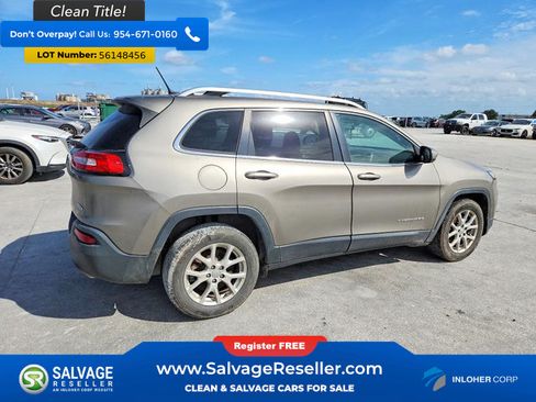 Used 2017 Jeep Cherokee Latitude w/ Comfort & Sound Group FWD image 4