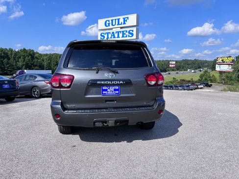 Used 2018 Toyota Sequoia TRD Sport AWD/4WD image 4