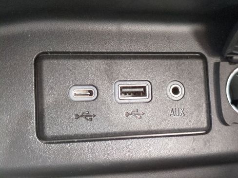 Used 2021 Chevrolet Equinox LT image 19