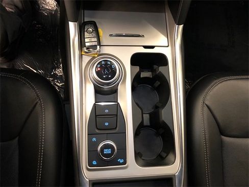 Used 2023 Ford Explorer Limited w/ Limited Technology Package image 25