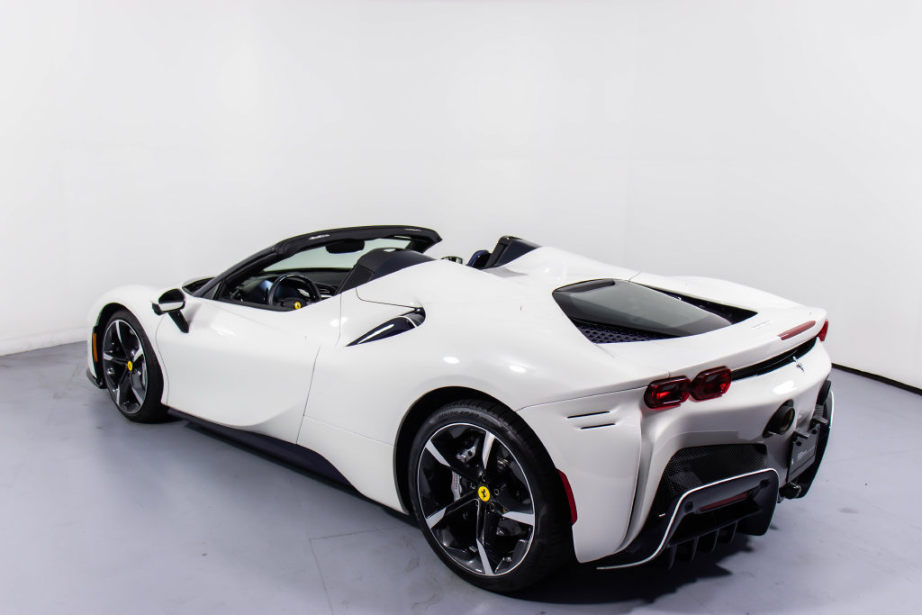 Certified 2022 Ferrari SF90 Spider AWD/4WD image 8