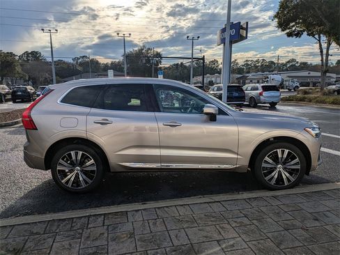 Certified 2023 Volvo XC60 B5 Ultimate w/ Protection Package Premier image 7