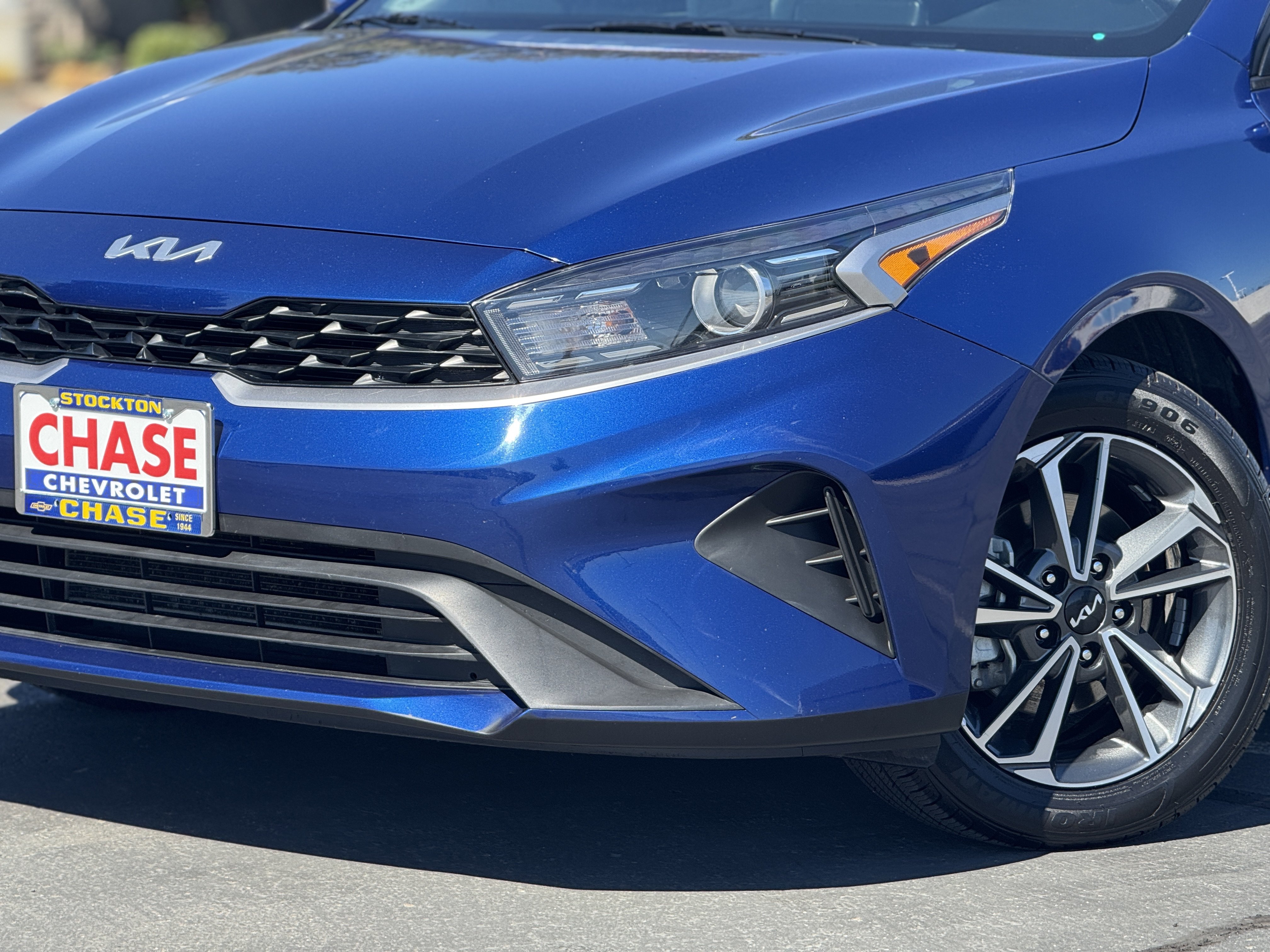 Used 2023 Kia Forte LXS FWD image 3