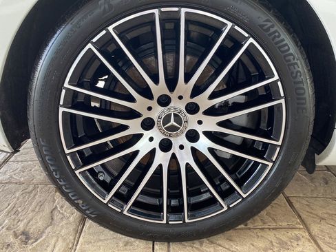 Used 2025 Mercedes-Benz C 300 4MATIC Sedan image 13