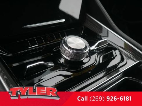Used 2022 Jeep Wagoneer Series III w/ Premium Group I AWD/4WD image 34