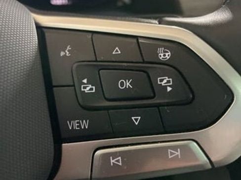 Used 2024 Volkswagen Atlas SEL Premium R-Line image 21